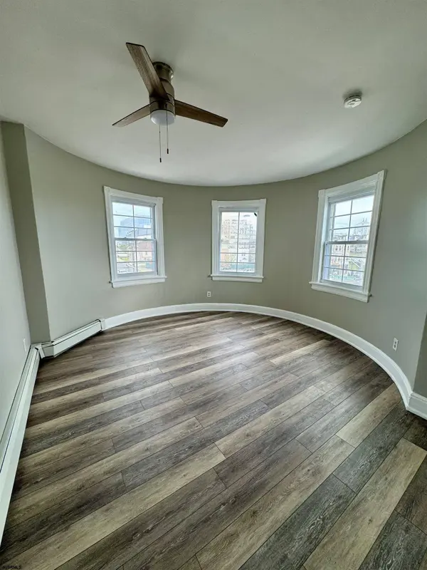 325 Atlantic Ave, Atlantic City, NJ 08401