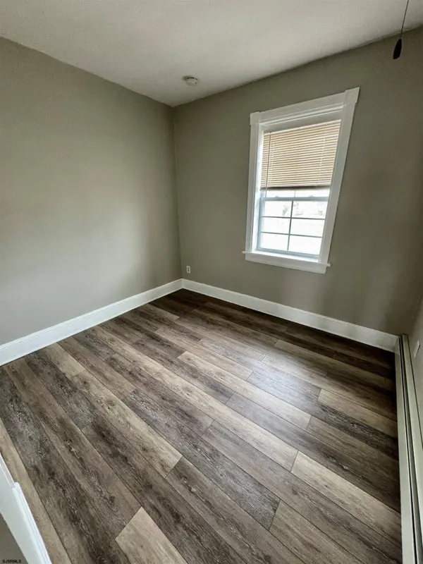 325 Atlantic Ave, Atlantic City, NJ 08401