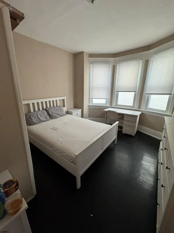 3809 Ventnor Ave, Atlantic City, NJ 08401