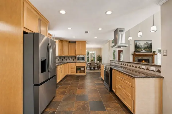 11607 Leaning Pine DR, Houston, TX 77070
