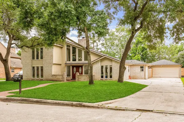 11607 Leaning Pine DR, Houston, TX 77070