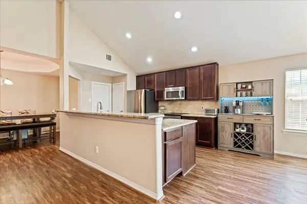 407 Corydon DR, Houston, TX 77336