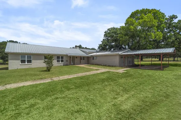 2205 County Road 122, Caldwell, TX 77836
