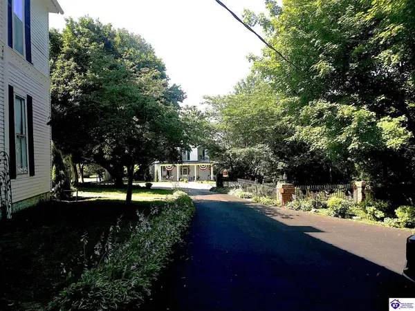205 W Chestnut Street, Leitchfield, KY 42754