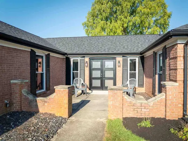2411 Brown Bark Dr, Dayton, OH