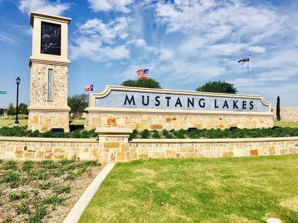 Mustang Lakes