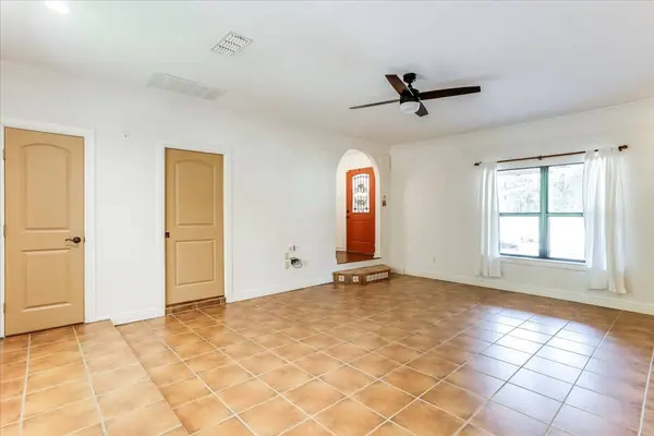 2105 Emerson LN, Denton, TX 76209