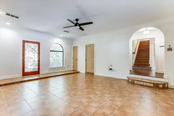 2105 Emerson LN, Denton, TX 76209