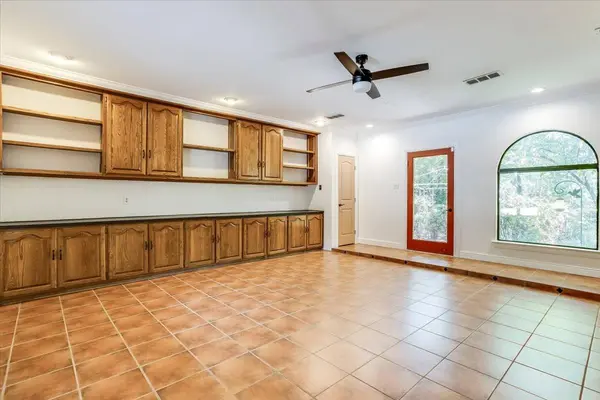 2105 Emerson LN, Denton, TX 76209