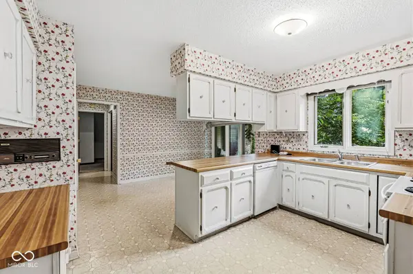 296 Ironwood CT, Carmel, IN 46033