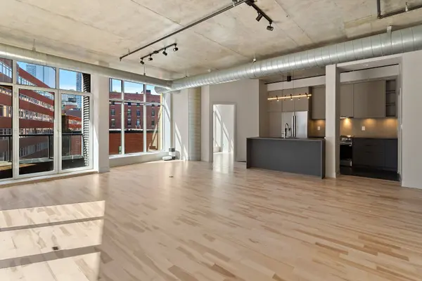 555 Rue de la Commune O. #410, Montréal (ville-marie), QC H3C5X5