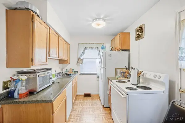 8554 Plainfield Rd, Sycamore Twp, OH 45236