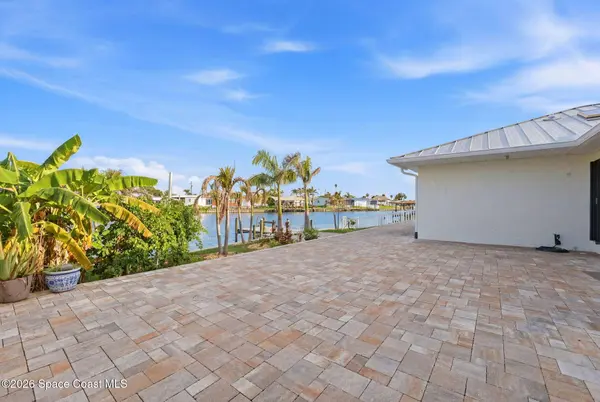 1525 Sykes Creek DR, Merritt Island, FL 32953