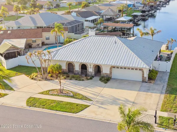 1525 Sykes Creek DR, Merritt Island, FL 32953