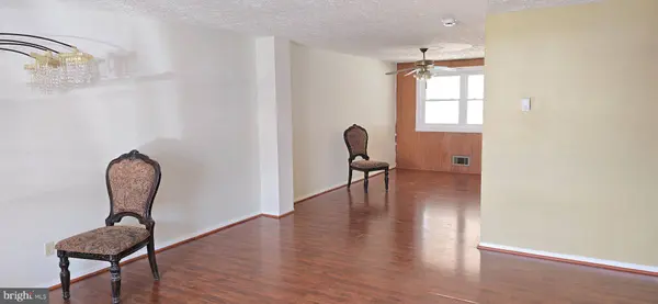 1031 FOXWOOD LN, Essex, MD 21221
