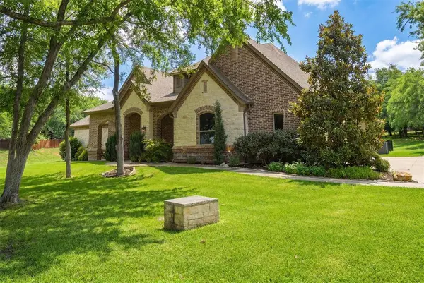 10512 Estancia Court, Fort Worth, TX 76108