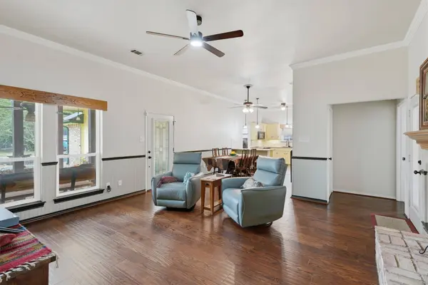 215 Morene AVE, Waxahachie, TX 75165
