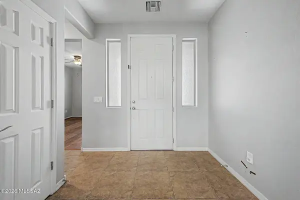 574 S Desert Haven Road, Vail, AZ 85641