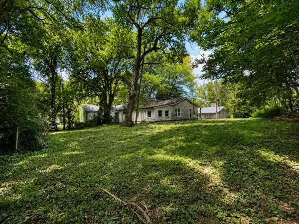920 Carpenter St, Clarksville, TN 37040