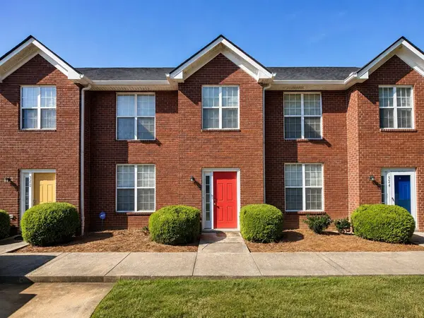 522 S 1st St, Clarksville, TN 37040