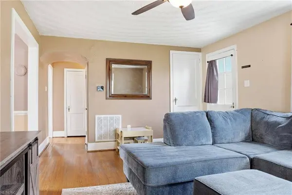 247 Plover Dr DR, Portsmouth, VA 23704