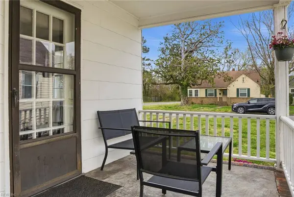 247 Plover Dr DR, Portsmouth, VA 23704