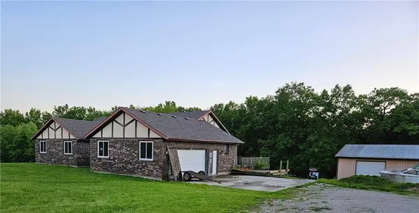 25410 High DR, Excelsior Springs, MO 64024