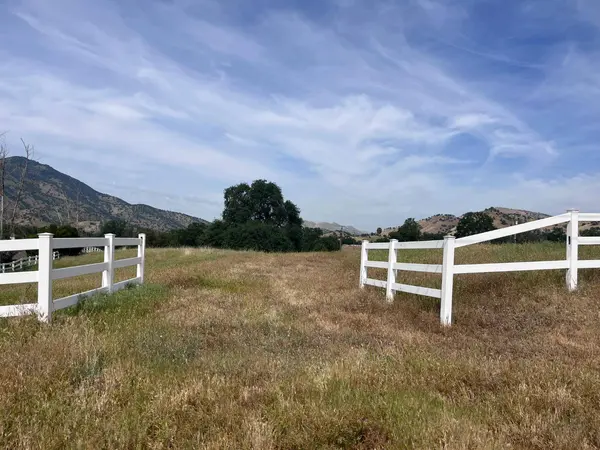 0 Lupine DR, Sanger, CA 93657