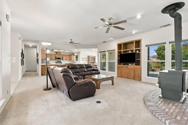 33378 Puma LN, Yokuts Valley, CA 93675