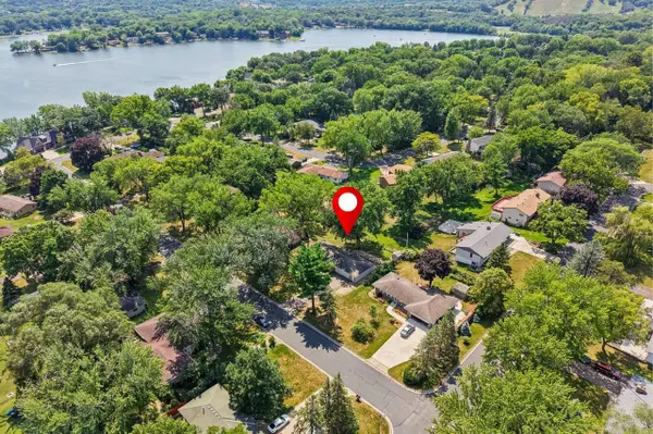 15204 Lead St, Burnsville, MN 55306-5133