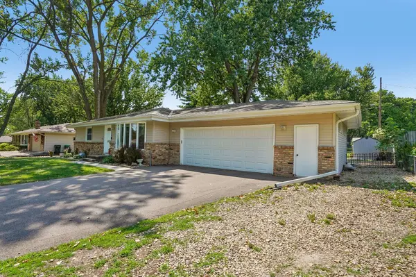 15204 Lead St, Burnsville, MN 55306-5133