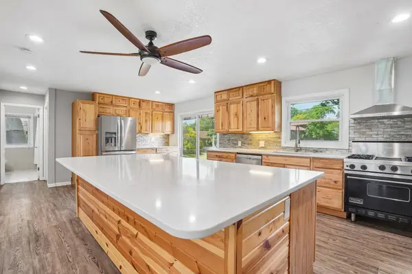 15204 Lead St, Burnsville, MN 55306-5133