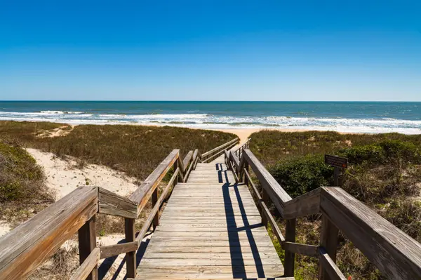 feature image of Why Relocation Experience Matters When Buying a Home in Northeast Florida