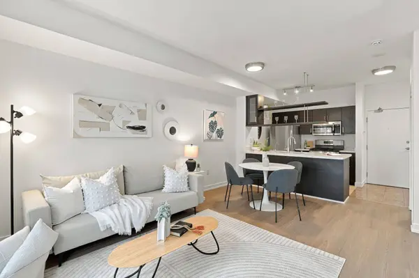 9 Spadina AVE #301
