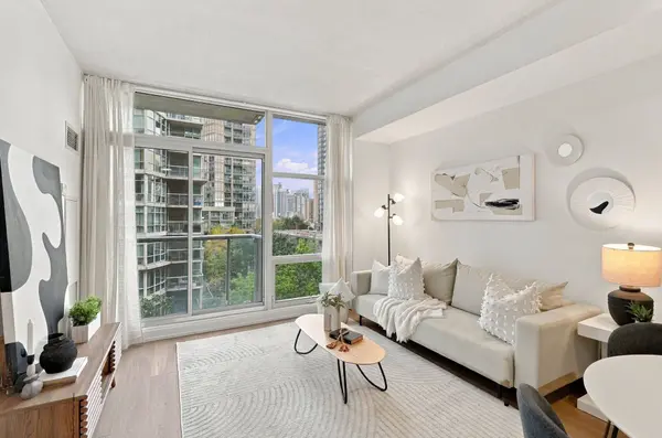 9 Spadina AVE #301, Toronto C01, ON M5V 3V5