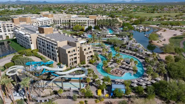 feature image of Lock-and-Leave Homes in Desert Ridge Phoenix | Condos &amp; Townhomes AZ