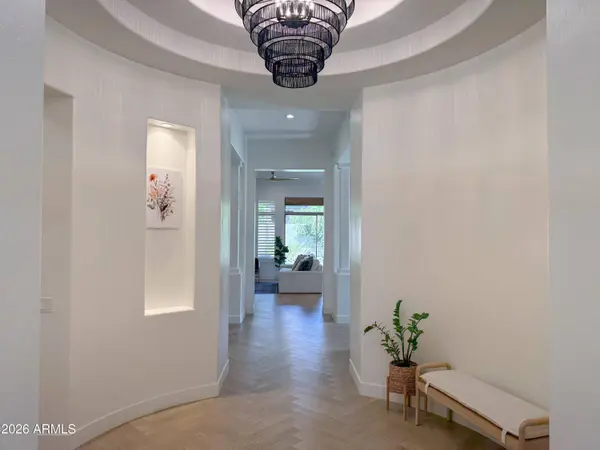3818 E CREST Lane, Phoenix, AZ 85050