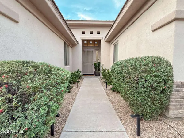 3818 E CREST Lane, Phoenix, AZ 85050