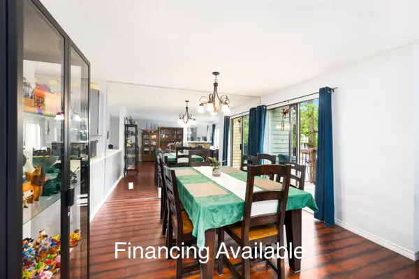 7064 133b ST #201, Surrey, BC V3W 8A4