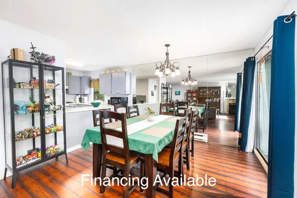 7064 133b ST #201, Surrey, BC V3W 8A4