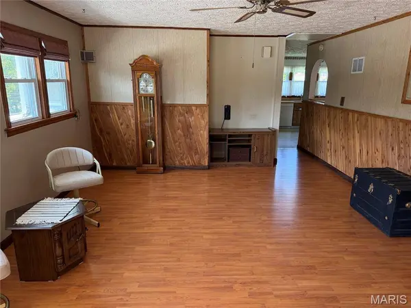 3330 Elm ST, St Charles, MO 63301