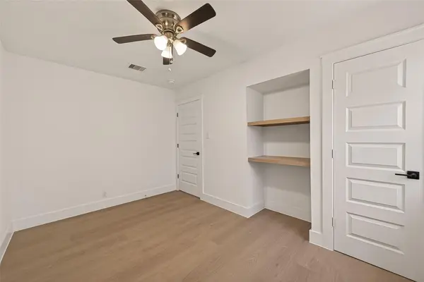 3209 McCrarey Dr, Houston, TX 77088-3031