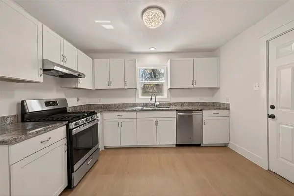 3209 McCrarey Dr, Houston, TX 77088-3031
