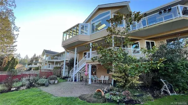 986 Seapearl Pl, Saanich, BC V8Y 2X3