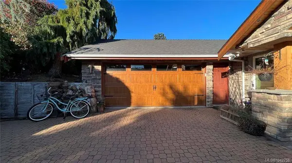 986 Seapearl Pl, Saanich, BC V8Y 2X3