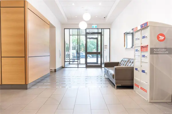 960 Yates St ##806, Victoria, BC V8V 3M3