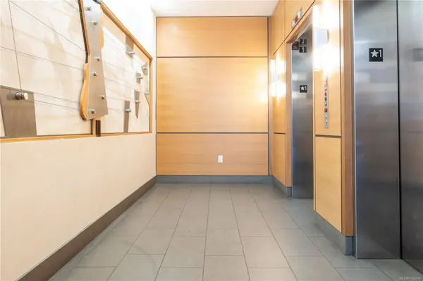 960 Yates St ##806, Victoria, BC V8V 3M3