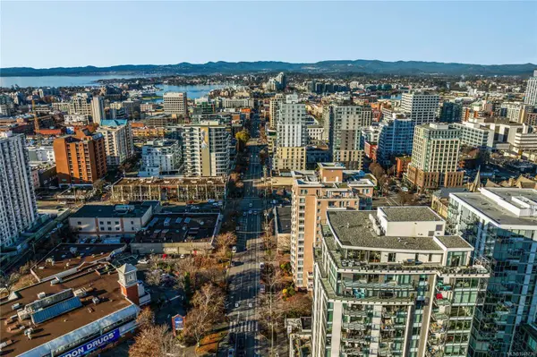 960 Yates St ##PH1801, Victoria, BC V8V 3M3