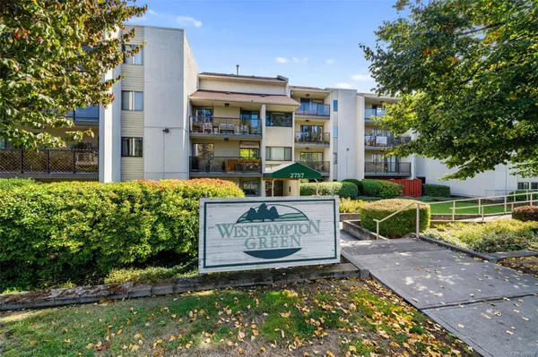 2757 Quadra St ##105