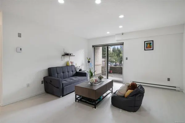 2757 Quadra St ##105, Victoria, BC V8T 4E5